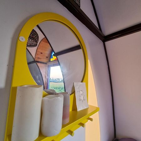 Central Tiny Houses Bucureşti Exterior foto