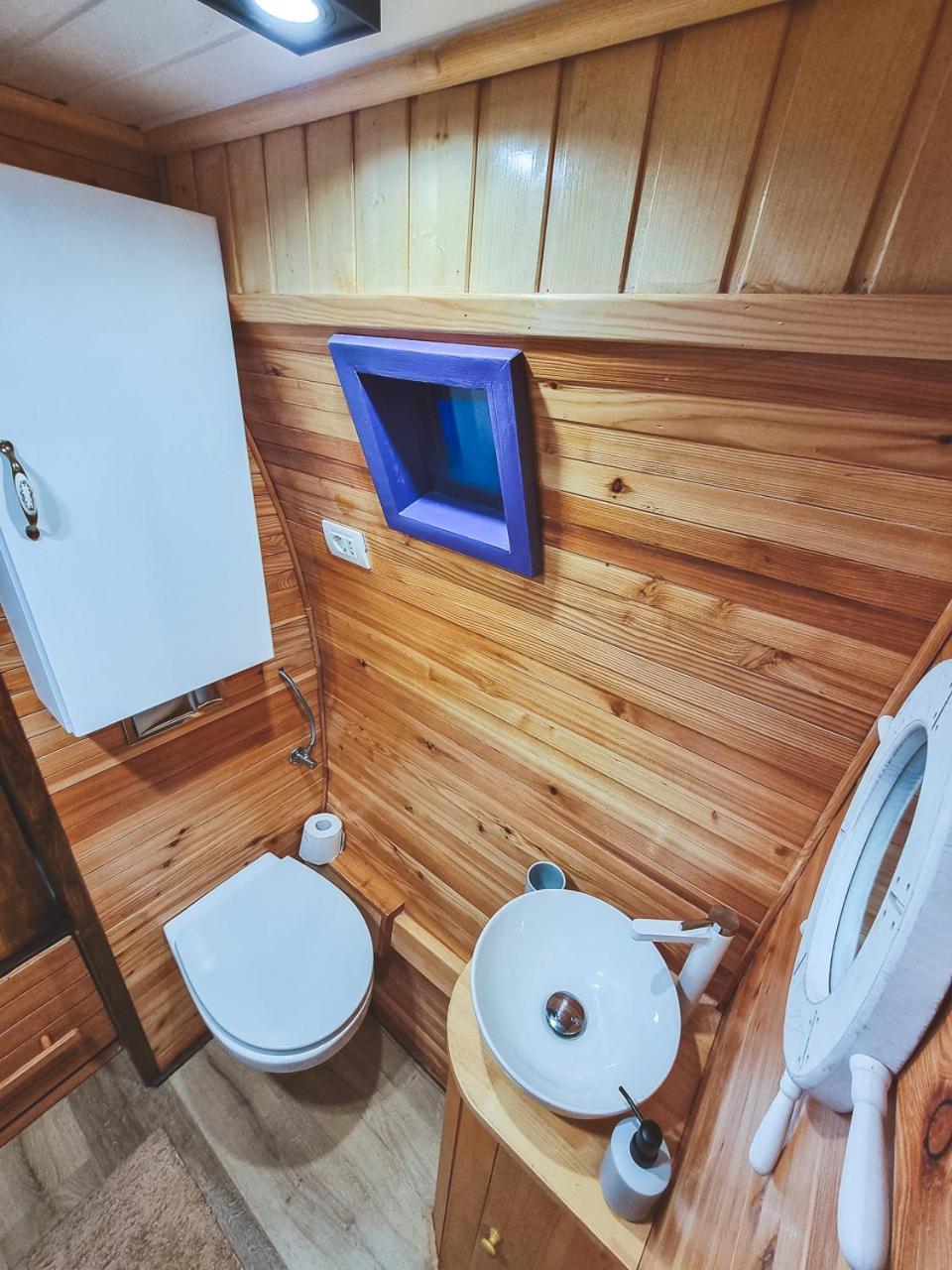 Central Tiny Houses Bucureşti Exterior foto